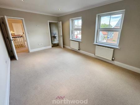 6 bedroom Detached house for sale in Main Street, Hatfield Woodhouse, Doncaster, DN7