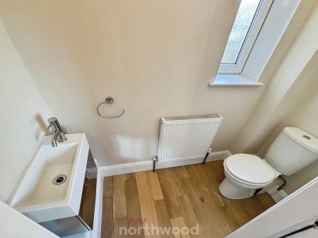 6 bedroom Detached house for sale in Main Street, Hatfield Woodhouse, Doncaster, DN7