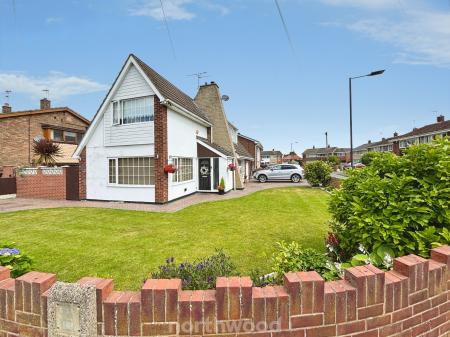 3 bedroom Detached house for sale in Millard Avenue, Hatfield, Doncaster, DN7