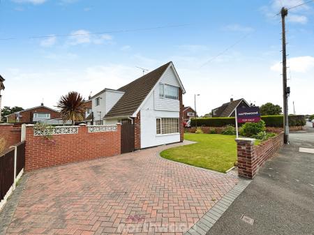 3 bedroom Detached house for sale in Millard Avenue, Hatfield, Doncaster, DN7