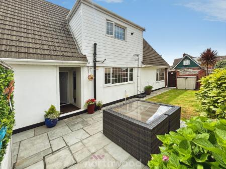 3 bedroom Detached house for sale in Millard Avenue, Hatfield, Doncaster, DN7