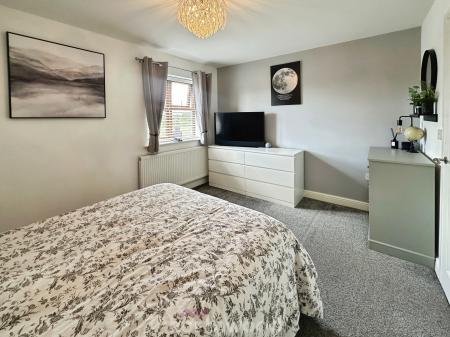 2 bedroom Maisonette for sale in Paddock Way, Hatfield, Doncaster, DN7