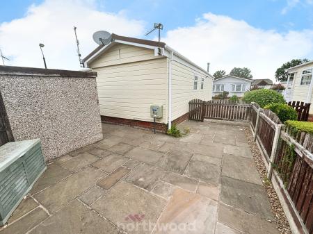 1 bedroom Park home for sale in Redhouse Park, Hatfield Woodhouse, Doncaster, DN7