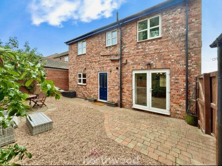 4 bedroom Detached house for sale in Tower Gardens, Hatfield, Doncaster, DN7