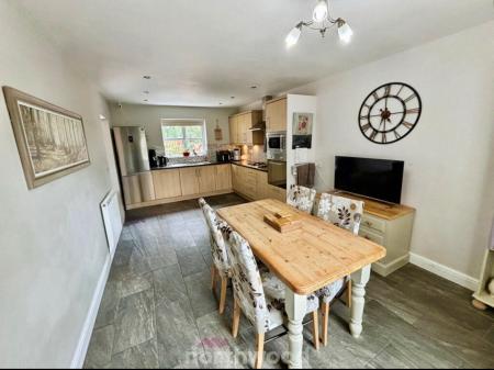 4 bedroom Detached house for sale in Tower Gardens, Hatfield, Doncaster, DN7