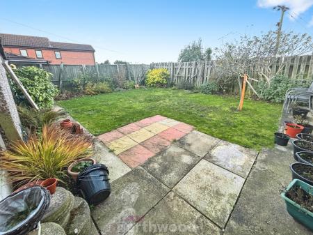 2 bedroom Bungalow for sale in Homestead Garth, Hatfield, Doncaster, DN7