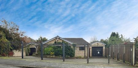 3 bedroom Bungalow for sale in St Georges Avenue, Dunsville, Doncaster, DN7