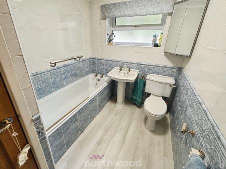 3 bedroom Bungalow for sale in St Georges Avenue, Dunsville, Doncaster, DN7