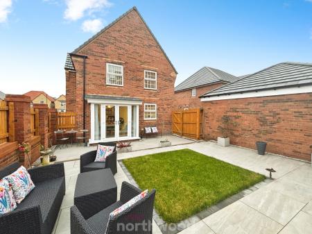 4 bedroom Detached house for sale in Fallow Road, Hatfield, Doncaster, DN7