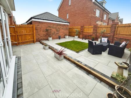 4 bedroom Detached house for sale in Fallow Road, Hatfield, Doncaster, DN7