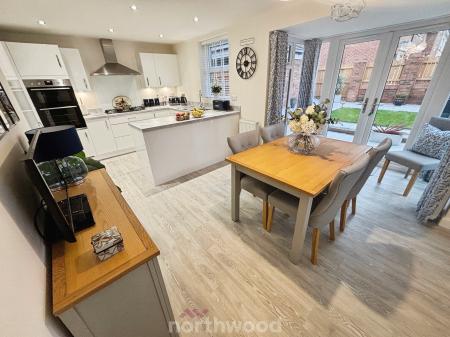 4 bedroom Detached house for sale in Fallow Road, Hatfield, Doncaster, DN7