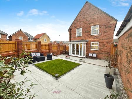 4 bedroom Detached house for sale in Fallow Road, Hatfield, Doncaster, DN7
