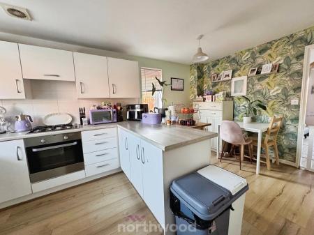 3 bedroom Semi-detached house for sale in Thorncliffe Drive, Stainforth, Doncaster, DN7