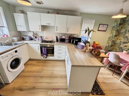 3 bedroom Semi-detached house for sale in Thorncliffe Drive, Stainforth, Doncaster, DN7