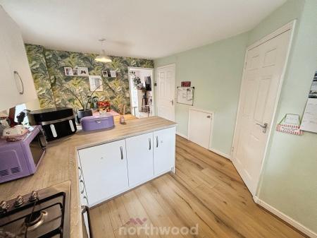 3 bedroom Semi-detached house for sale in Thorncliffe Drive, Stainforth, Doncaster, DN7