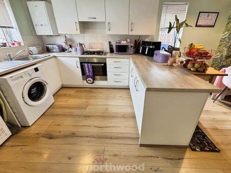 3 bedroom Semi-detached house for sale in Thorncliffe Drive, Stainforth, Doncaster, DN7