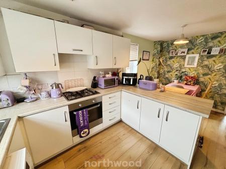 3 bedroom Semi-detached house for sale in Thorncliffe Drive, Stainforth, Doncaster, DN7