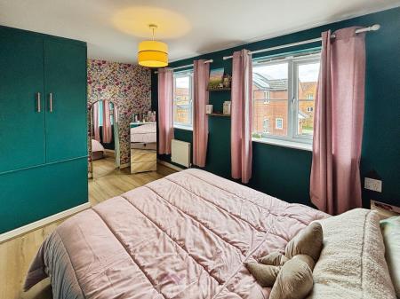 3 bedroom Semi-detached house for sale in Thorncliffe Drive, Stainforth, Doncaster, DN7