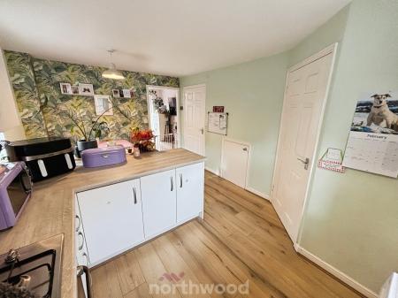 3 bedroom Semi-detached house for sale in Thorncliffe Drive, Stainforth, Doncaster, DN7