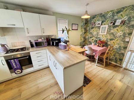 3 bedroom Semi-detached house for sale in Thorncliffe Drive, Stainforth, Doncaster, DN7