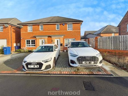 3 bedroom Semi-detached house for sale in Saxon Avenue Hatfield, Hatfield, Doncaster, DN7