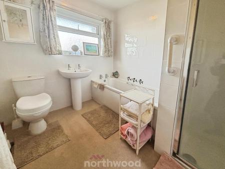 3 bedroom Detached house for sale in Parkways, Hatfield, Doncaster, DN7