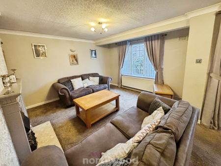 3 bedroom Semi-detached house for sale in Oldfield Crescent, Stainforth, Doncaster, DN7