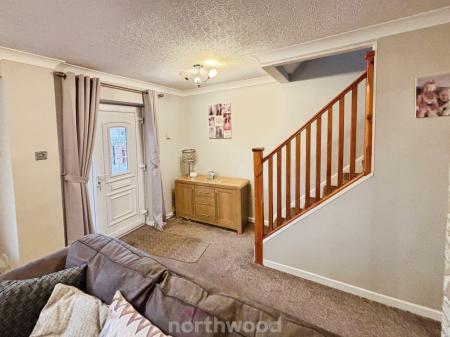 3 bedroom Semi-detached house for sale in Oldfield Crescent, Stainforth, Doncaster, DN7