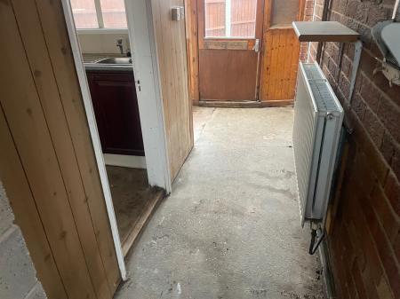 3 bedroom Semi-detached house for sale in Beech Crescent, Stainforth, Doncaster, DN7