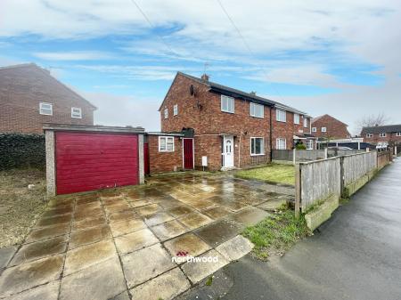 3 bedroom Semi-detached house for sale in Beech Crescent, Stainforth, Doncaster, DN7