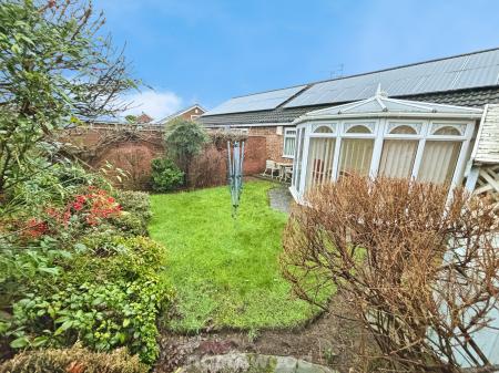 2 bedroom Bungalow for sale in Abbey Way, Dunscroft, Doncaster, DN7