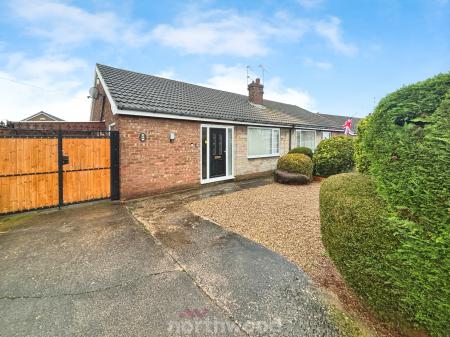 2 bedroom Bungalow for sale in Abbey Way, Dunscroft, Doncaster, DN7