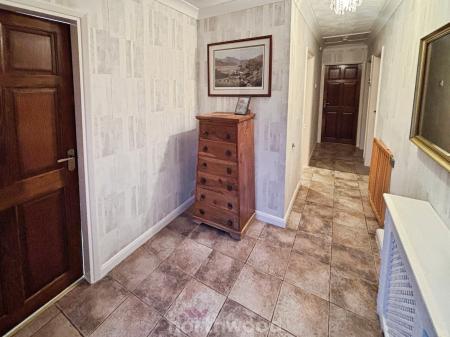 2 bedroom Bungalow for sale in Abbey Way, Dunscroft, Doncaster, DN7
