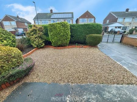 2 bedroom Bungalow for sale in Abbey Way, Dunscroft, Doncaster, DN7