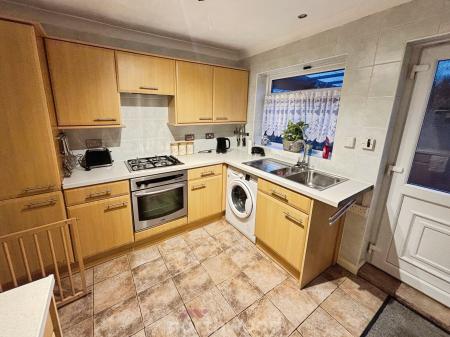 2 bedroom Bungalow for sale in Abbey Way, Dunscroft, Doncaster, DN7