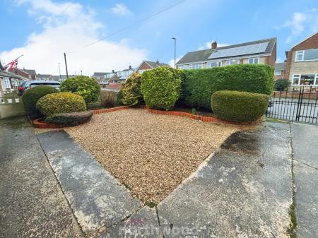 2 bedroom Bungalow for sale in Abbey Way, Dunscroft, Doncaster, DN7