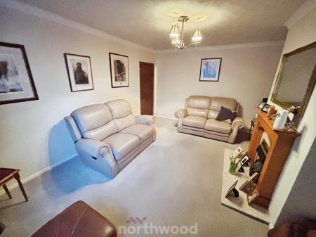 2 bedroom Bungalow for sale in Abbey Way, Dunscroft, Doncaster, DN7