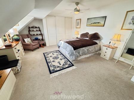 4 bedroom Bungalow for sale in Braithwaite Lane, Braithwaite, Doncaster, DN7