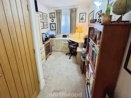 4 bedroom Bungalow for sale in Braithwaite Lane, Braithwaite, Doncaster, DN7