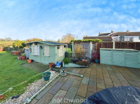 4 bedroom Bungalow for sale in Braithwaite Lane, Braithwaite, Doncaster, DN7