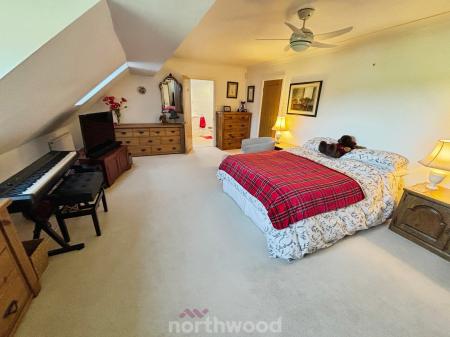 4 bedroom Bungalow for sale in Braithwaite Lane, Braithwaite, Doncaster, DN7