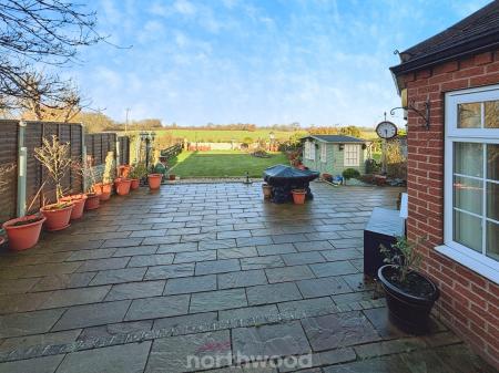 4 bedroom Bungalow for sale in Braithwaite Lane, Braithwaite, Doncaster, DN7