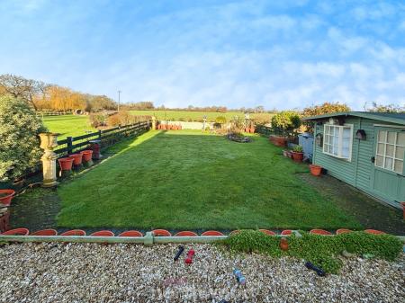 4 bedroom Bungalow for sale in Braithwaite Lane, Braithwaite, Doncaster, DN7