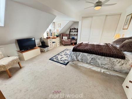 4 bedroom Bungalow for sale in Braithwaite Lane, Braithwaite, Doncaster, DN7