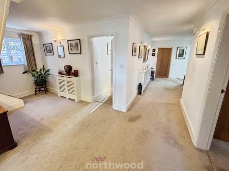 4 bedroom Bungalow for sale in Braithwaite Lane, Braithwaite, Doncaster, DN7