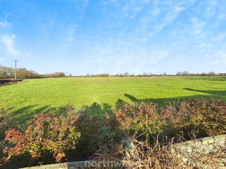 4 bedroom Bungalow for sale in Braithwaite Lane, Braithwaite, Doncaster, DN7