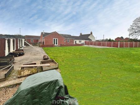 3 bedroom Bungalow for sale in Mosscroft Lane, Hatfield Woodhouse, Doncaster, DN7