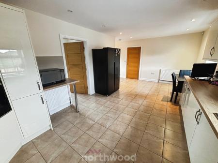 3 bedroom Bungalow for sale in Mosscroft Lane, Hatfield Woodhouse, Doncaster, DN7