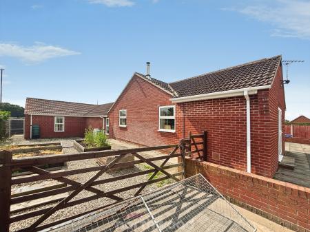 3 bedroom Bungalow for sale in Mosscroft Lane, Hatfield Woodhouse, Doncaster, DN7