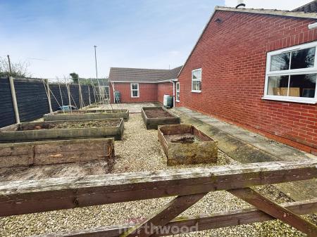 3 bedroom Bungalow for sale in Mosscroft Lane, Hatfield Woodhouse, Doncaster, DN7